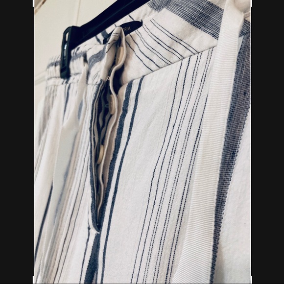 🏷BOGO🆓•BCBG Linen Pants / 6 - Picture 7 of 16